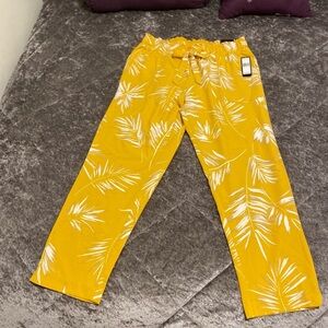 SOHO APPAREL Vibrant Yellow Pants with Leaf Design/size M